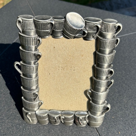 Metal Teacup Frame - Picture 1 of 9